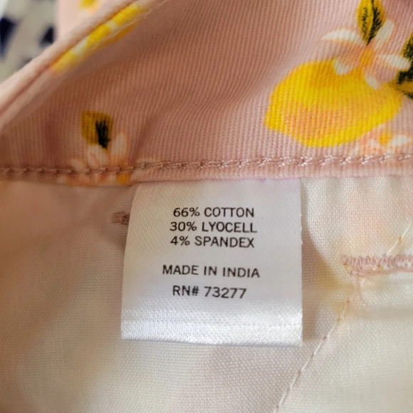 Cuffed Shorts with Lemon Print / Pink & Yellow / Juniors Size 13 - Picture 6 of 6